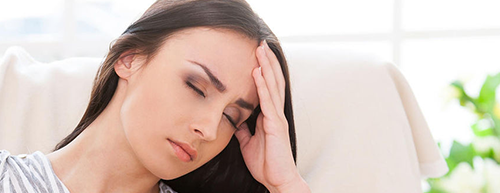 Enxaqueca aumenta risco cardiovascular em mulheres