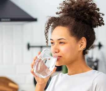 Beber água pela manhã faz bem!