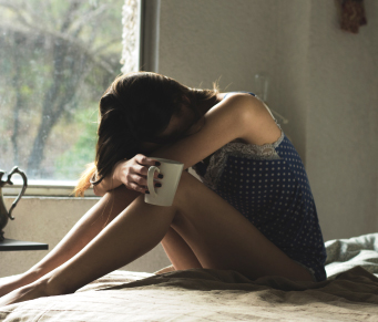 Dormir mais afina a cintura?